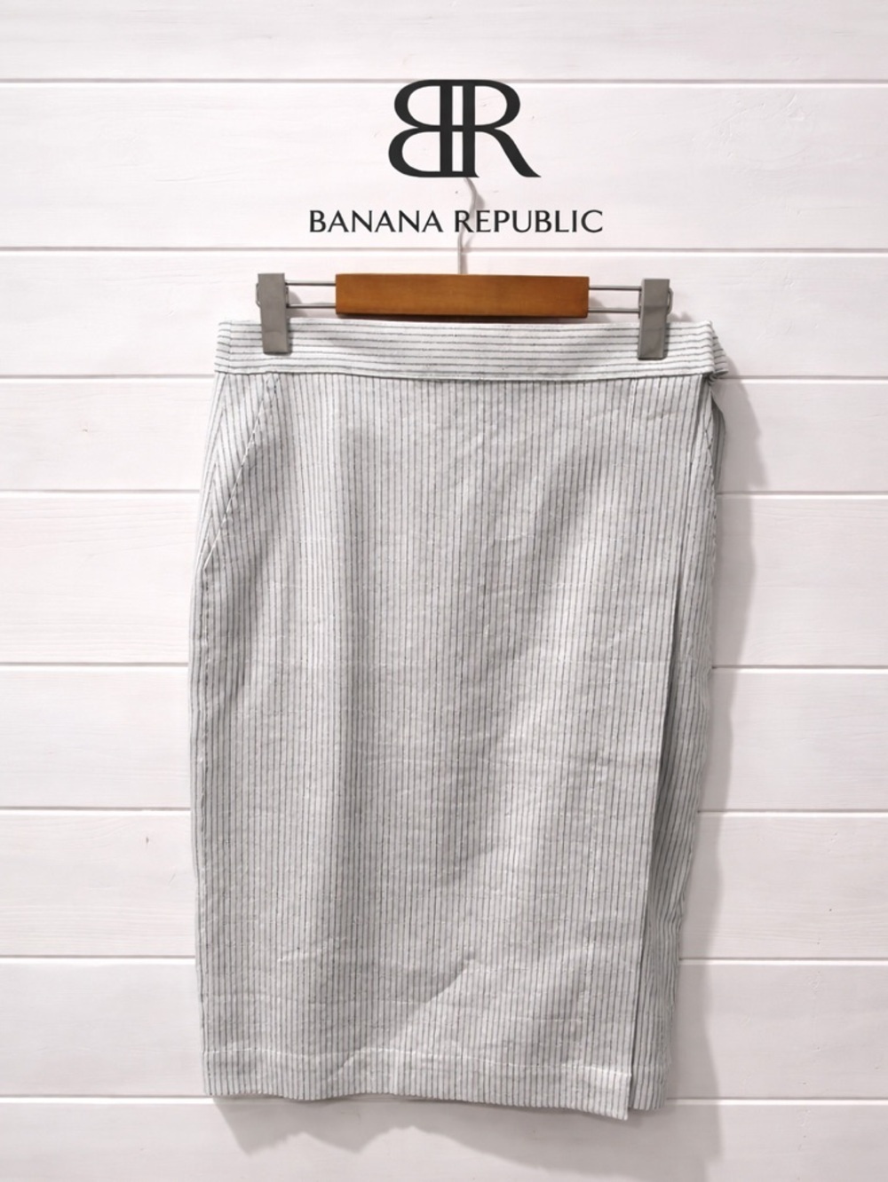 BANANA REPUBLIC – WRAP SKIRT WITH PINSTRIPES – SIZE 4